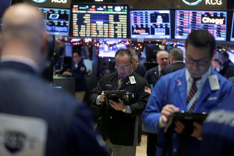 Wall Street abre com perdas e o Dow Jones baixou 0,30%