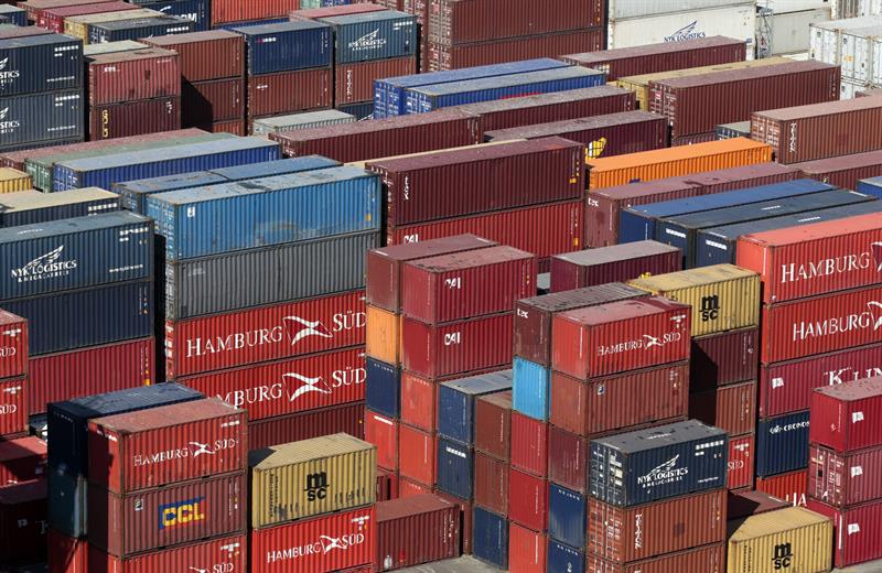  Exportadores equatorianos, preocupados com a taxa de controle de importaÃ§Ãµes