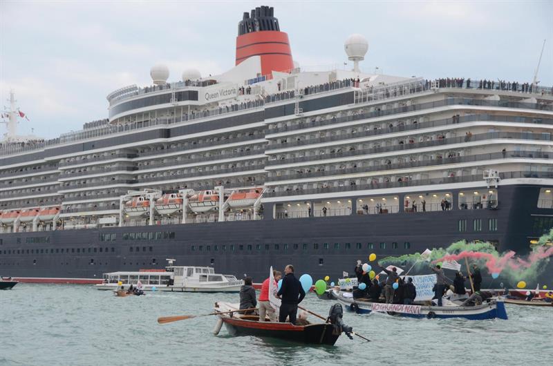  ItÃ¡lia aprovou um plano para se afastar de navios de cruzeiro em frente a Veneza